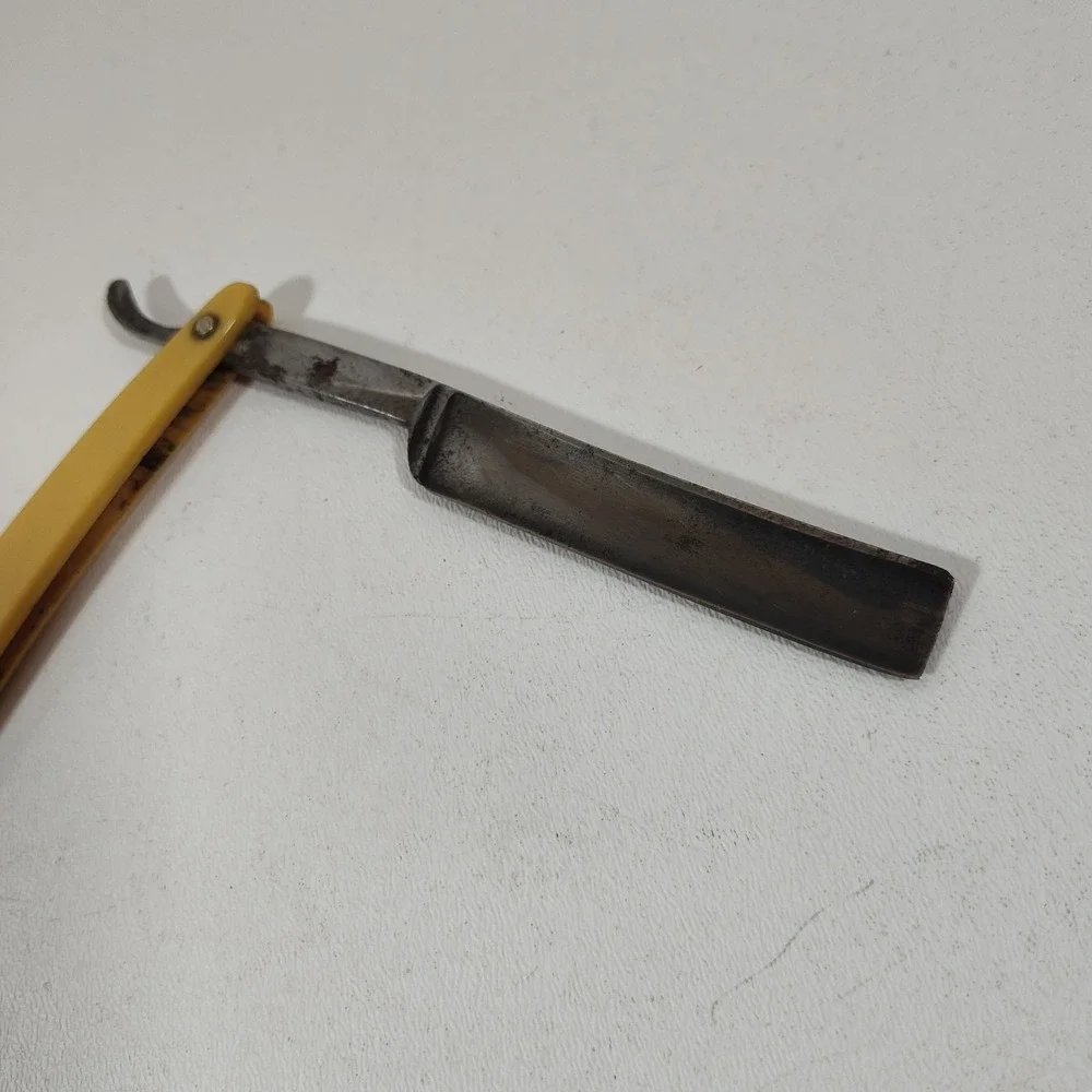 G Wostenholm & Son Celebrated IXL Sheffield Razor with Box